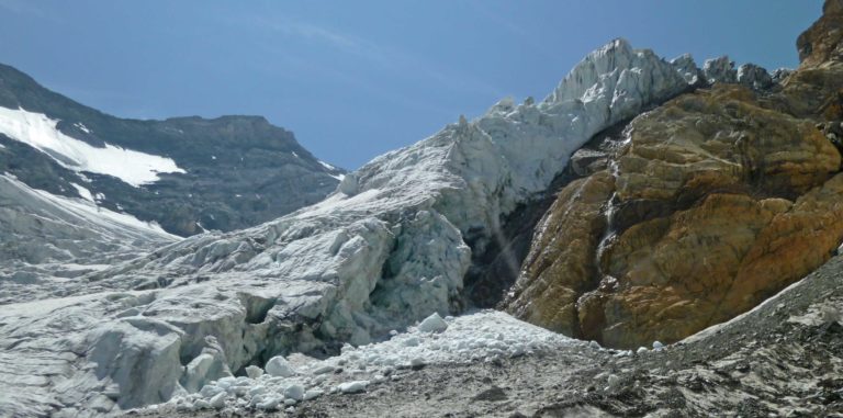 30747