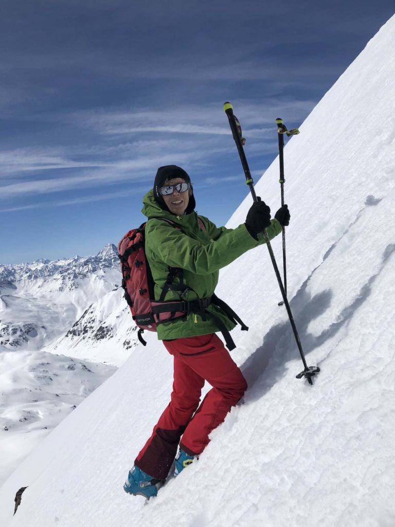 31643