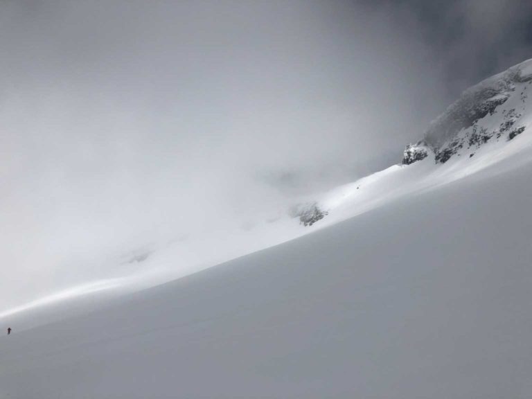 Weiter Hang hinauf zum Breithornpass