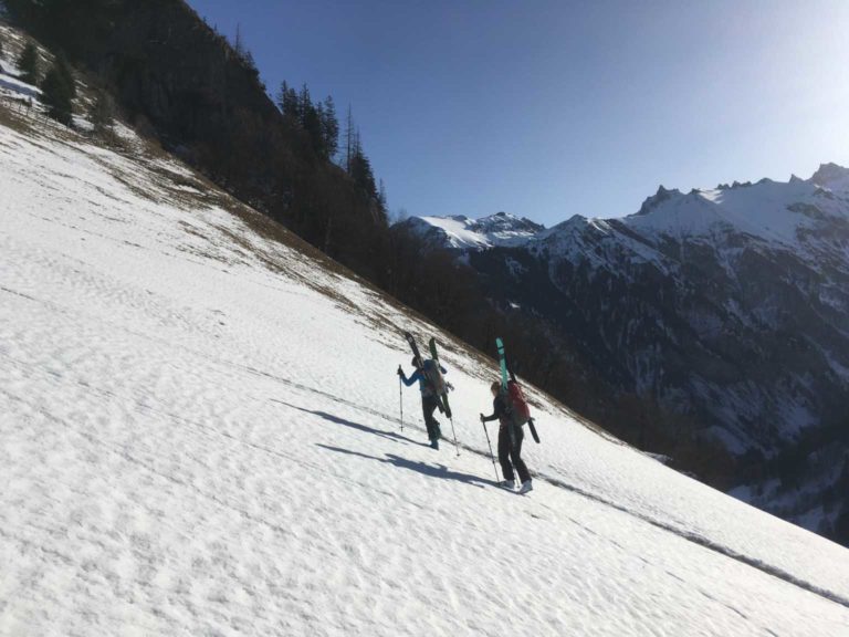 Geschlossene Schneedecke bei ca. 1350m