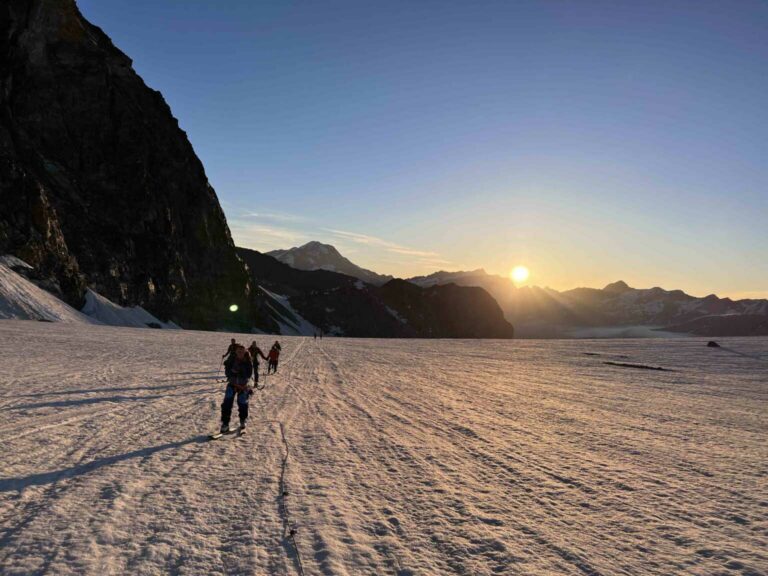 Morgenstimmung auf dem Allalingletscher zum Strahlhorn