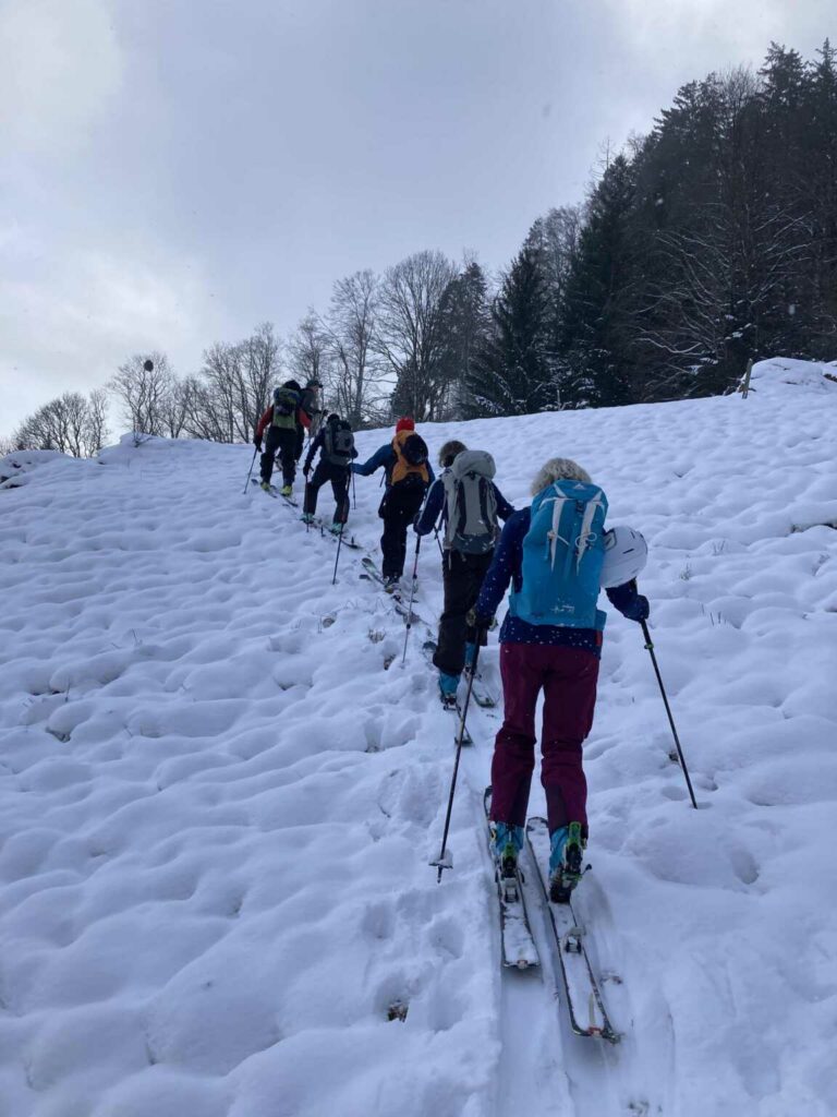 2 Wenig Schnee im unteren Teil des Aufstiegs