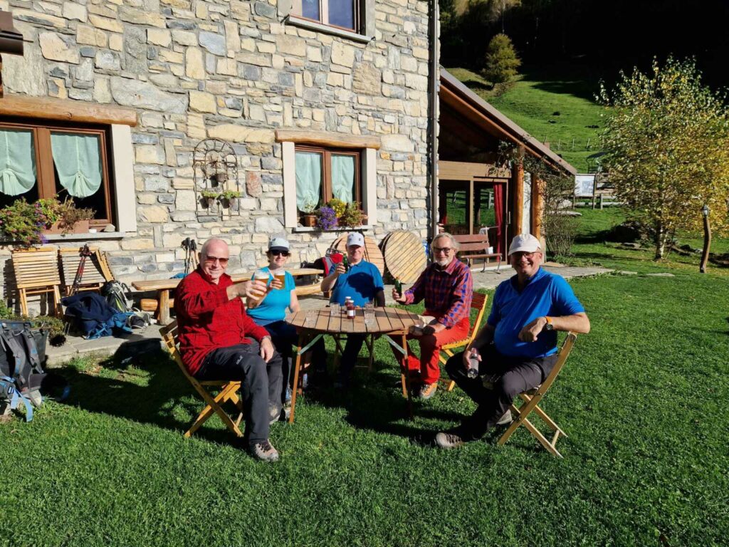 Wandern und Geniessen zwischen Luganer- und Comersee (W/C/WS, T2) Jörg Schwarz