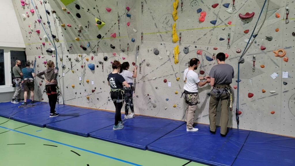 Seiltechnik für Mehrseillängen und Klettergarten 1. Teil (AU/B) Franz Lischer