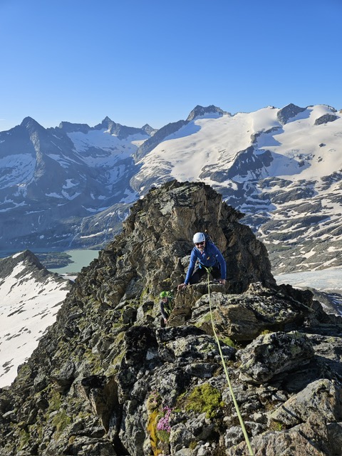 Hangendgletscherhorn 3210m/Obere Bächlilicken 3073m TW (H/B/WS+, 2a) Hansruedi Bachmann